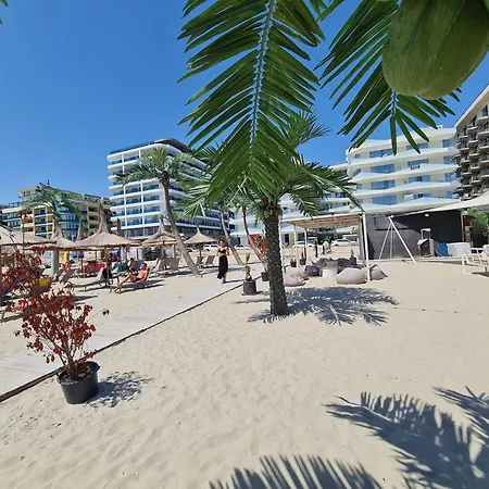 Апартаменты Sole 8 By Wave - Luxury 60mp Cu Terasa Si La Mare, Acces Direct Pe Plaja Ohiohi Beach- Mamaia Nord - Restaurant, Parcare Gratuita Нэводари